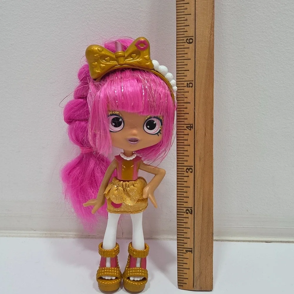 Shopkins Shoppies Lippy Lulu's Beauty Boutique VIP Playset Lil Shoppie Doll 6